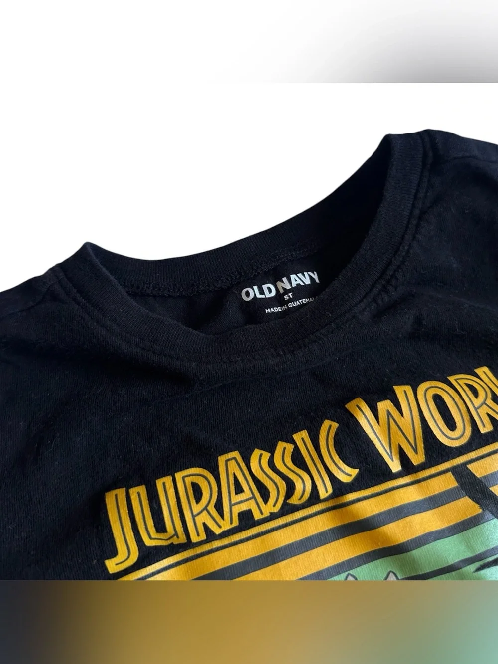 Old Navy 5T Boys Jurassic World Dinosaur black graphic tee shirt